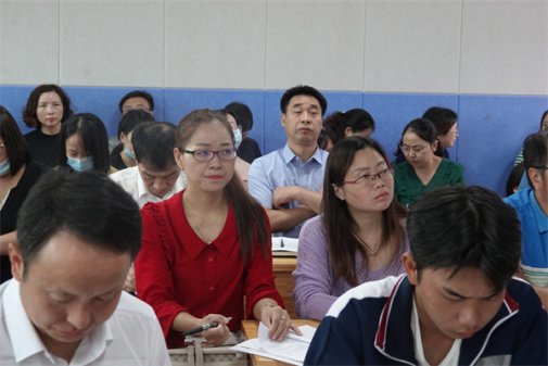 <b>全县活力课堂研讨活动在乐动手机官网(中国)有限公司举行</b>